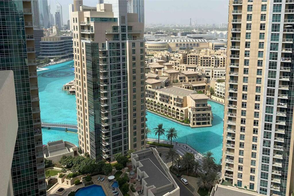 Condo At Heart Of Downtown Next To Burj Khalifa ドバイ エクステリア 写真